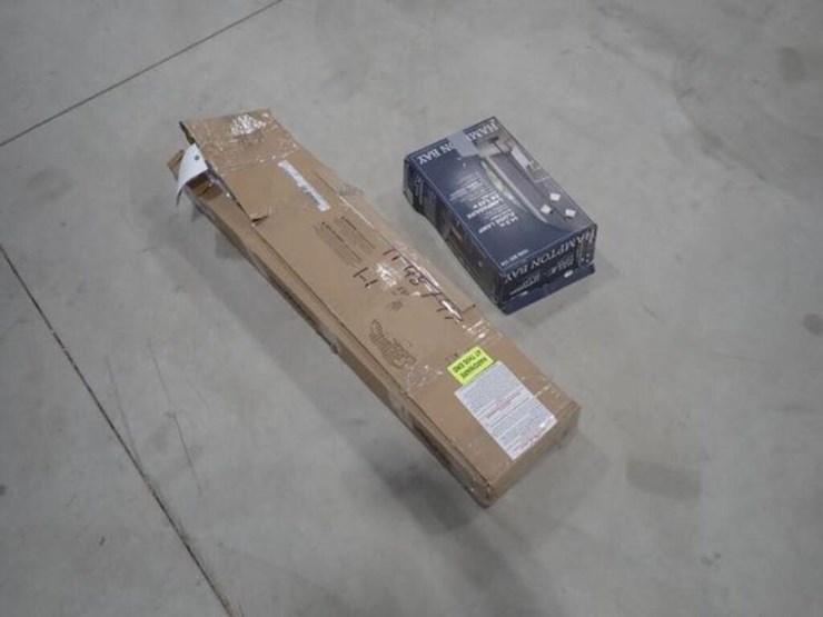 qty-of-(2)-maxxmar-35-in.-x-40-in.-blinds-image-1