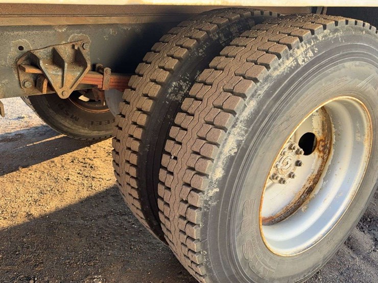 2012-ford-f650-image-6