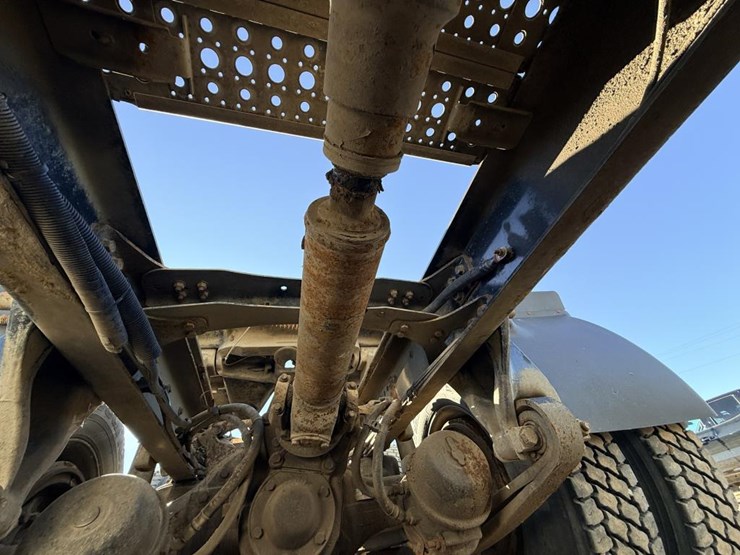 2007-freightliner-columbia-120-image-75