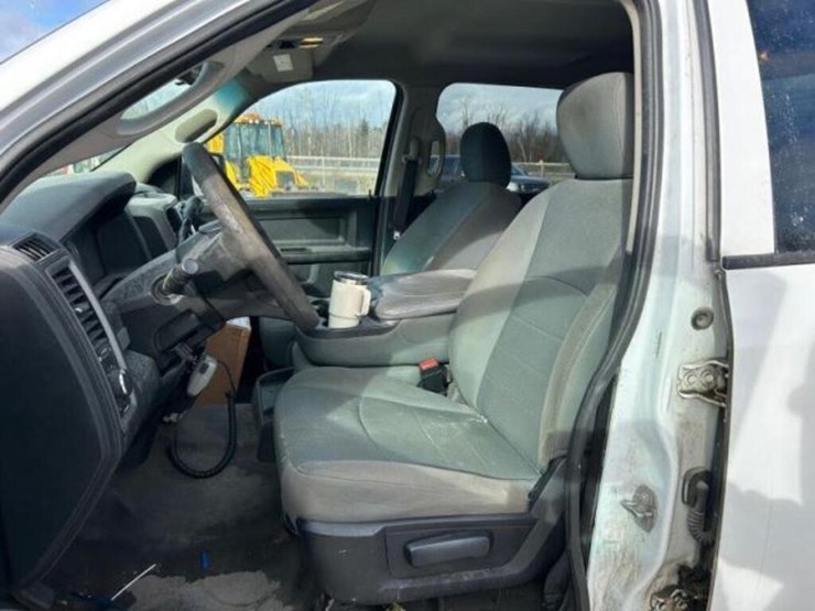 2016-dodge-1500-image-14