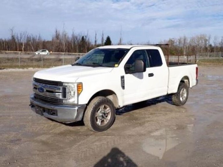 ford-f250-xlt-image-1