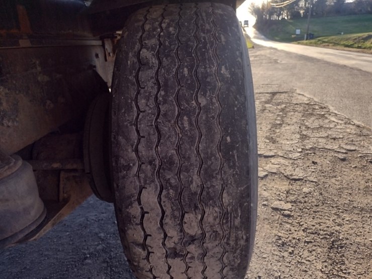 peterbilt-389-image-36