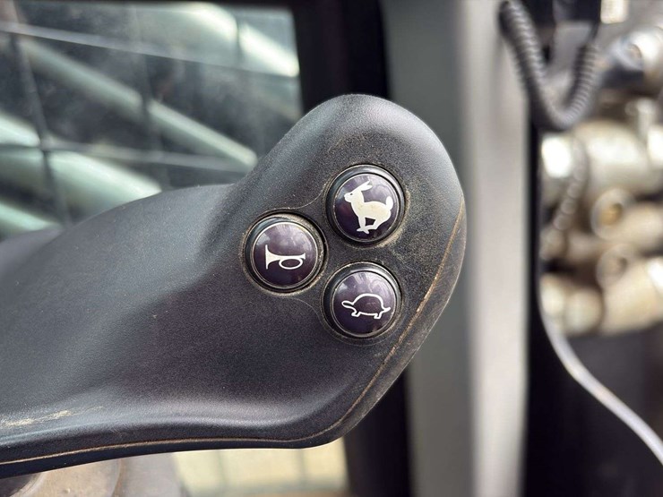 2021-case-dl550-image-55