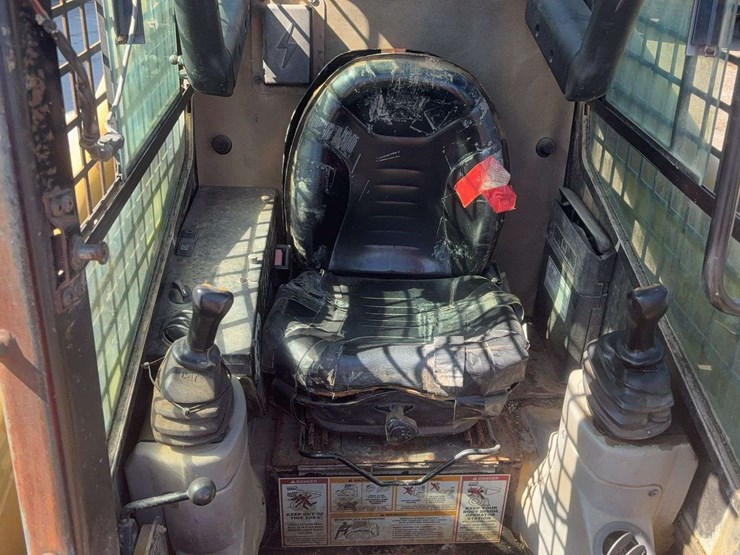 caterpillar-246-image-13