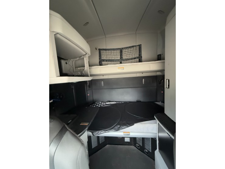 kenworth-t680-image-12