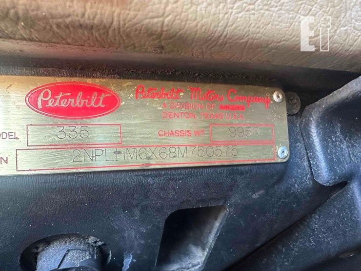 2008-peterbilt-335-image-22