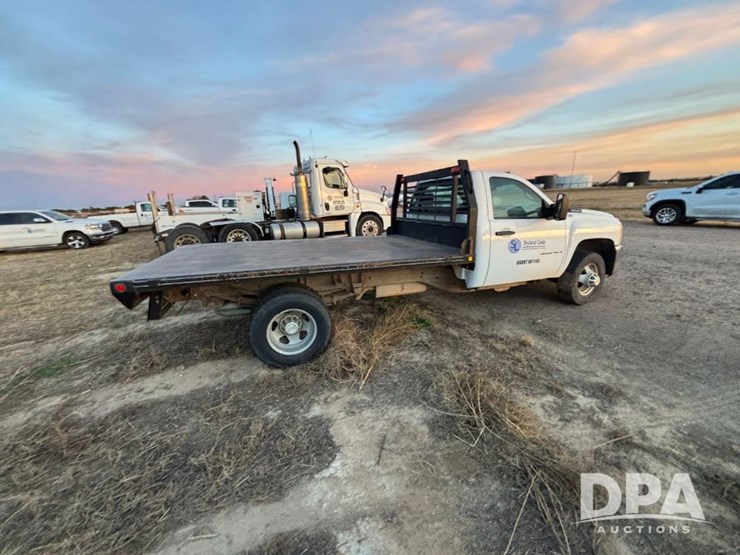 2009-chevrolet-3500hd-image-3