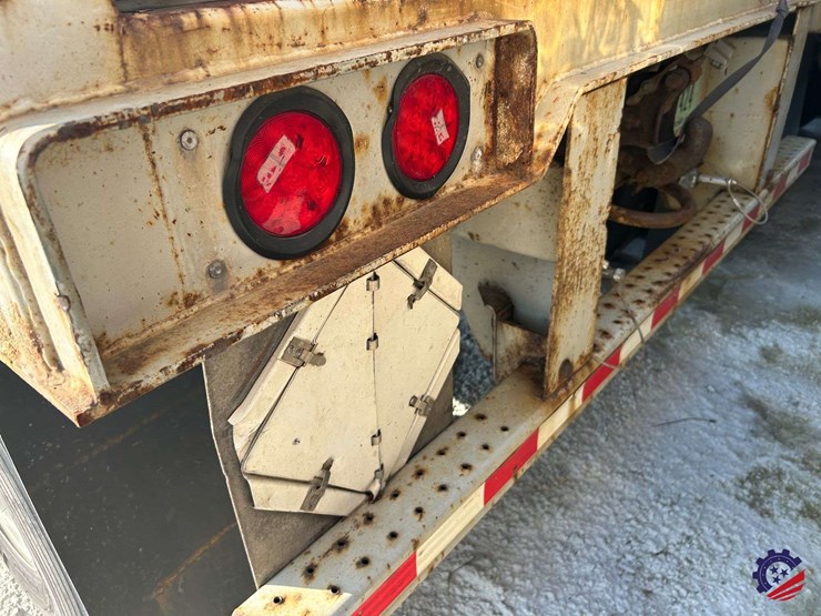 2015-stoughton-28-ft-x-102-in-image-5