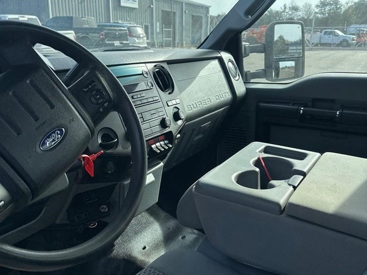 ford-f550-xl-image-17