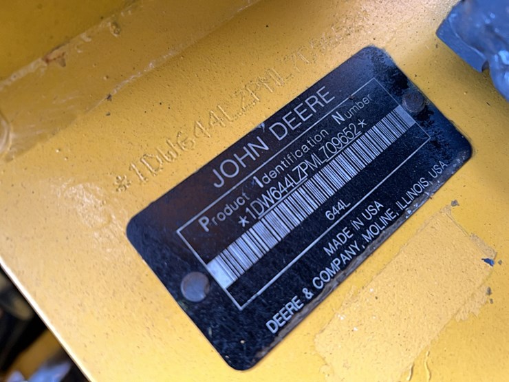 2021-deere-644k-image-16