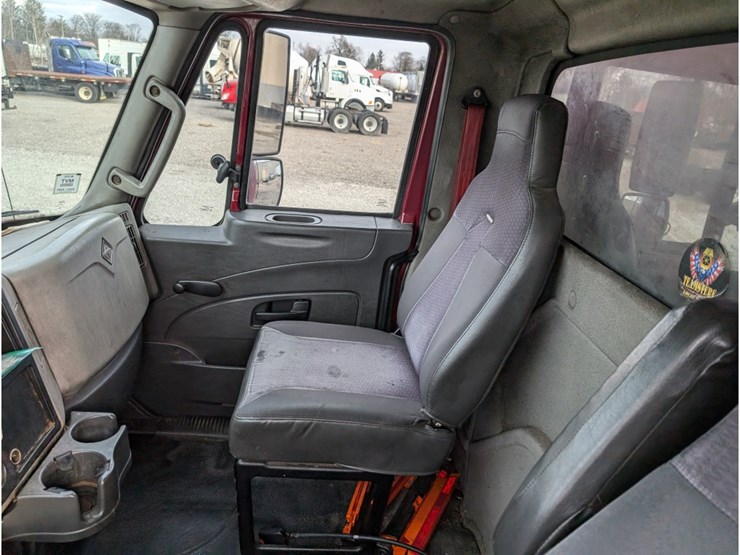 2014-international-durastar-4300-image-18