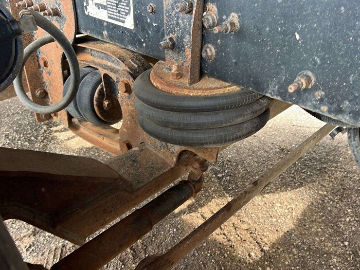 2018-mack-gu-granite-6-axle-dump-truck-image-25