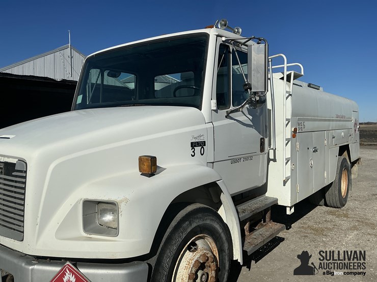 1995-freightliner-fl70-image-12