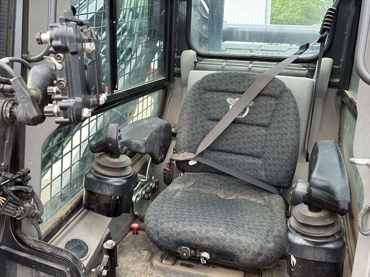 2021-case-dl550-image-50