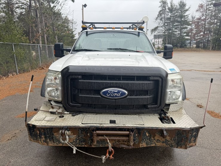 2011-ford-f550-image-9