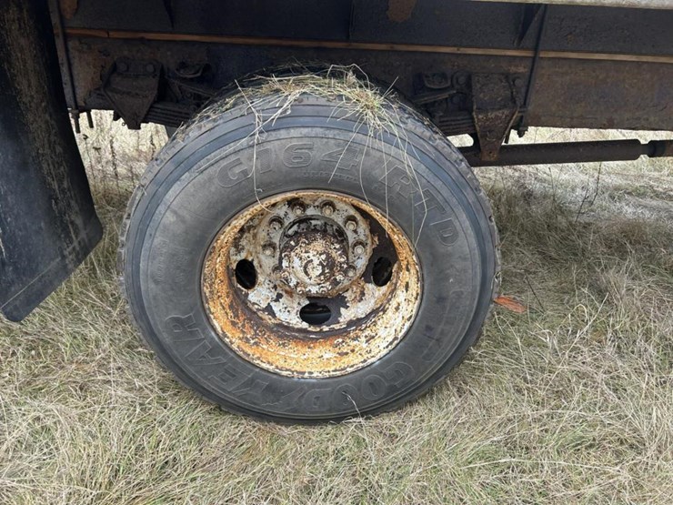 #1429-•-1995-ford-f-series-flatbed-truck-image-68