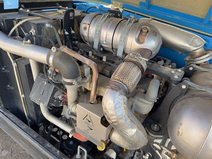 2017-genie-gth844-image-15