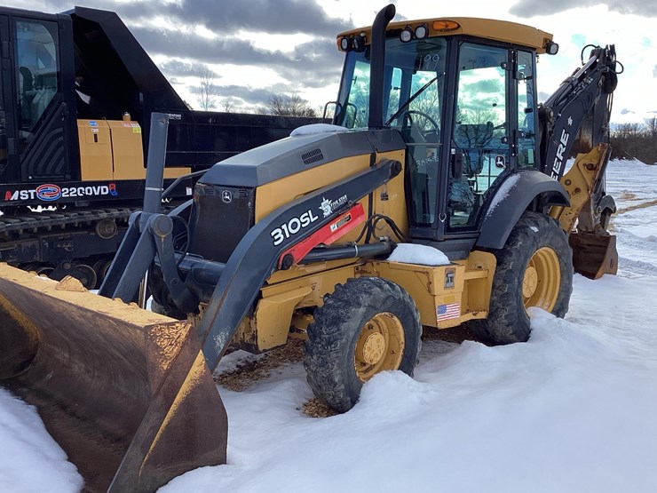 2020-john-deere-310-image-2