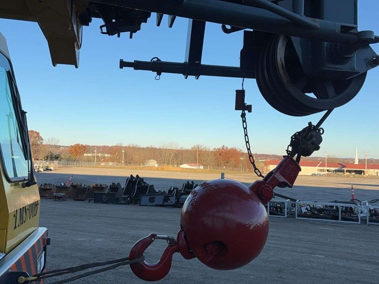 1993-grove-tms700b-image-39