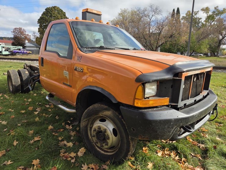 ford-f550-xl-image-7