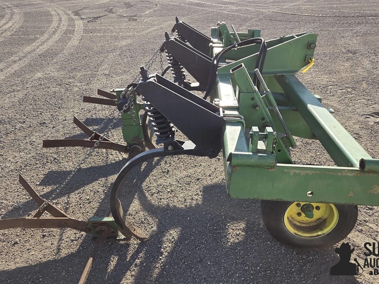 john-deere-3-pt-v-ripper-image-4