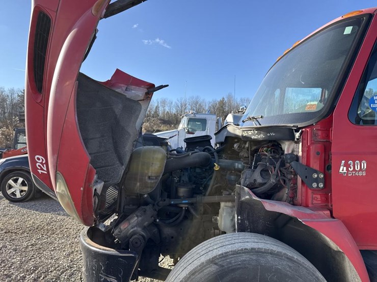 2005-international-durastar-4300-image-53