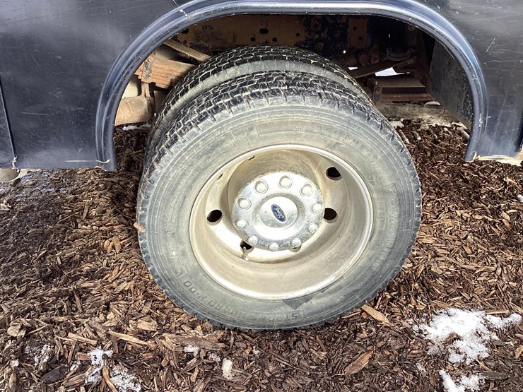 2015-ford-f550-image-25