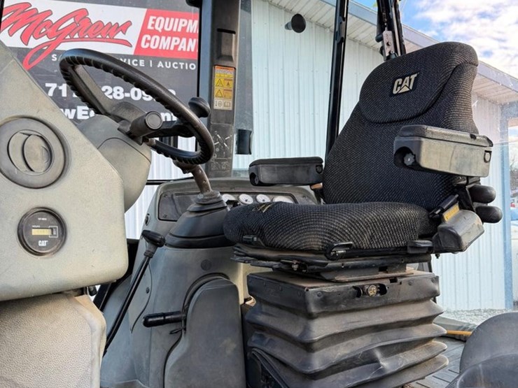 caterpillar-420d-image-25