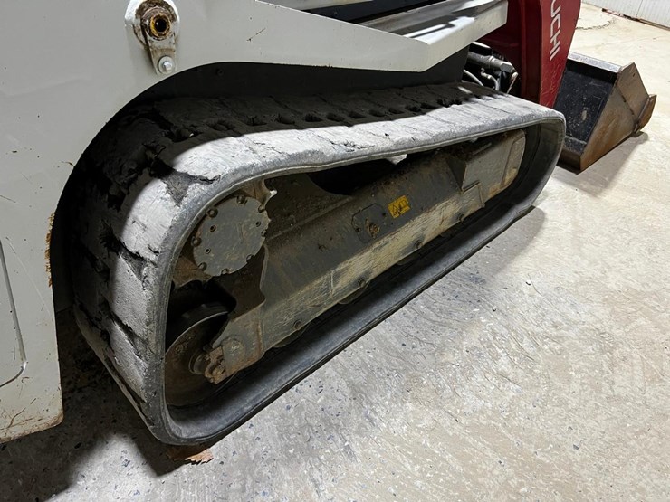 2022-takeuchi-tl8r2-image-18