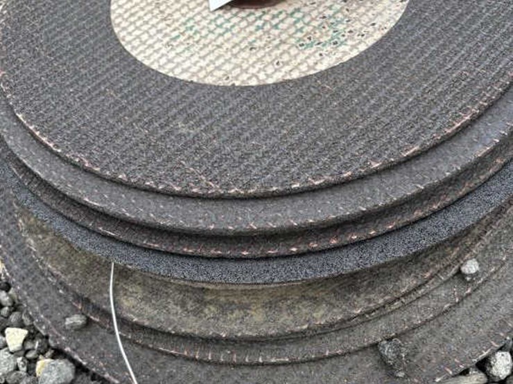 #26-•-large-cut-off-wheels--bundle-sizes-may-vary-image-2