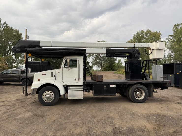 peterbilt-330-image-2