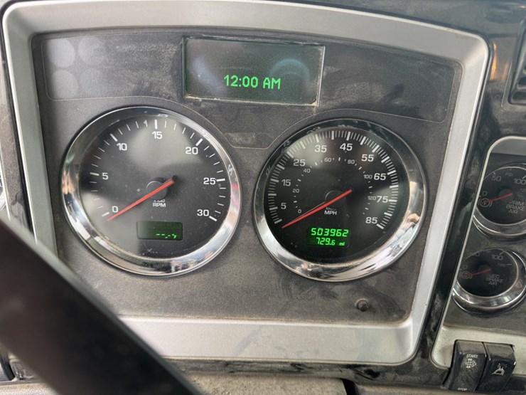 2014-kenworth-t800-image-41