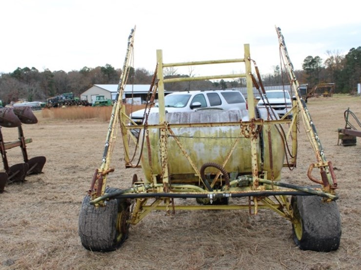 3-wheel-sprayer-with-34'-boom-1-7/8-ball-hitch-200-gal-poly-tank-has-some-r-image-9