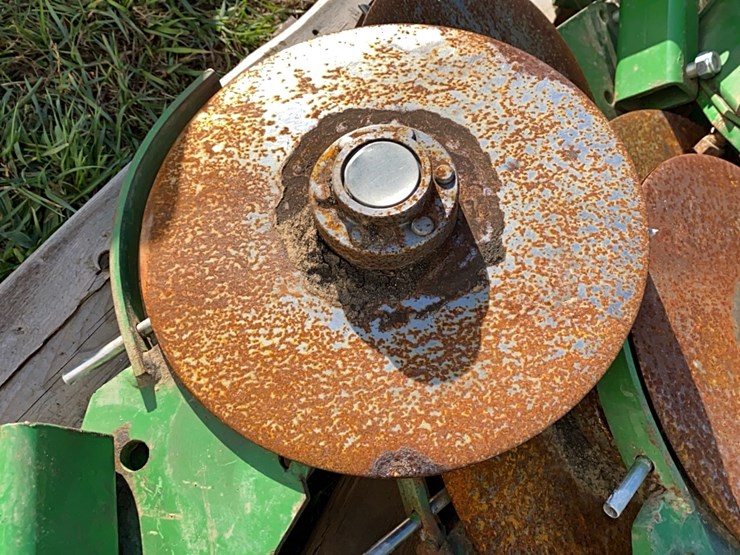 12---jd-dble-fertilizer-discs-for-2x2-image-9