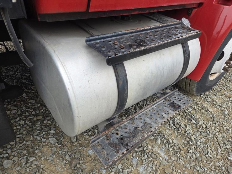 2013-international-durastar-4300-image-21