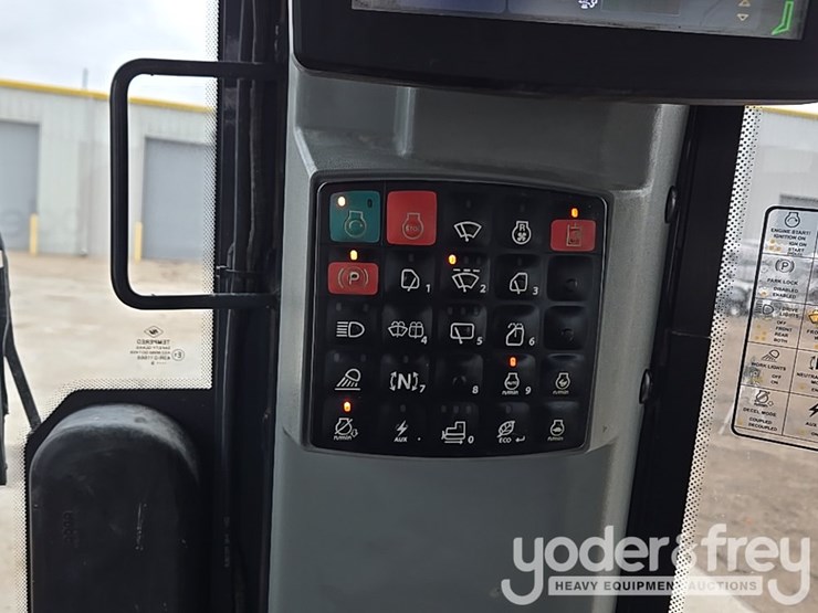 2019-deere-850l-lgp-image-159