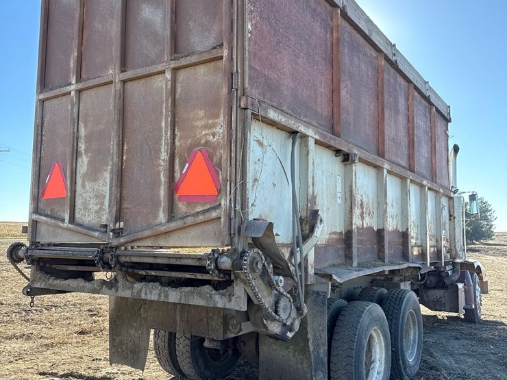 1988-peterbilt-377-image-5