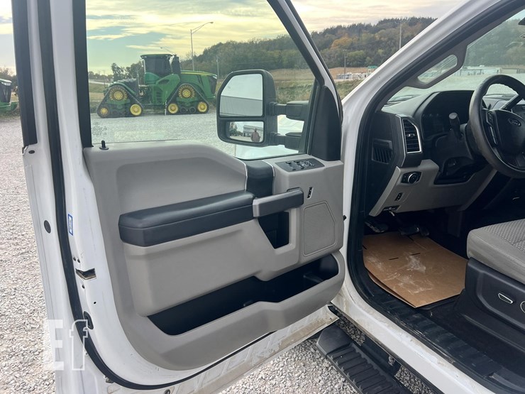 ford-f250-xlt-image-31