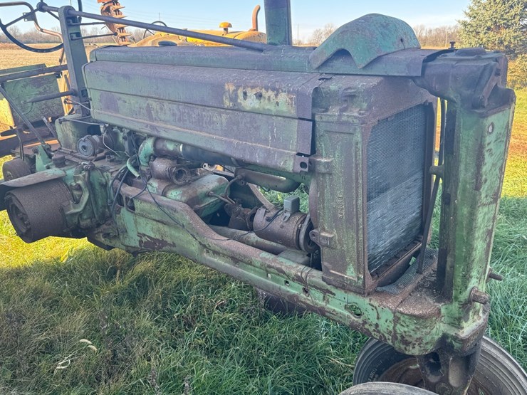 john-deere-b-image-3