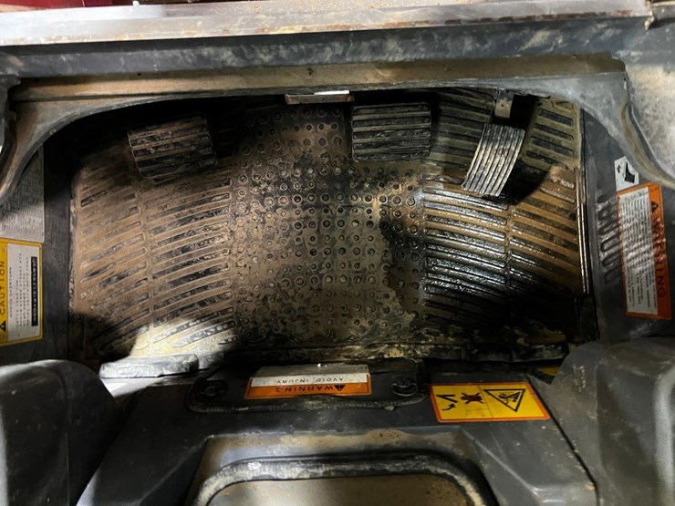 2022-takeuchi-tl8r2-image-23