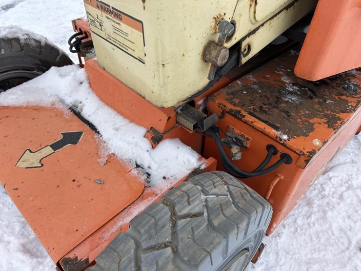 jlg-e300ajp-image-29