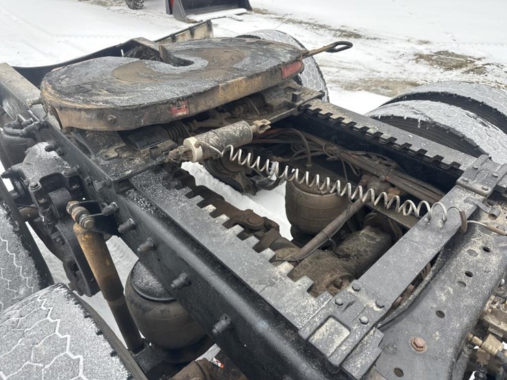 2007-peterbilt-385-image-21