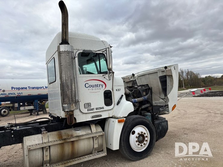 freightliner-fld112-image-60