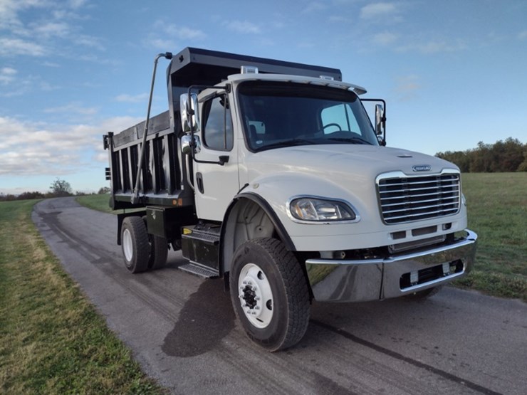 freightliner-m2-106-image-34