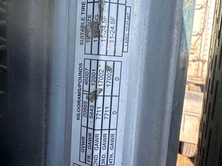 1996-peterbilt-379-image-34