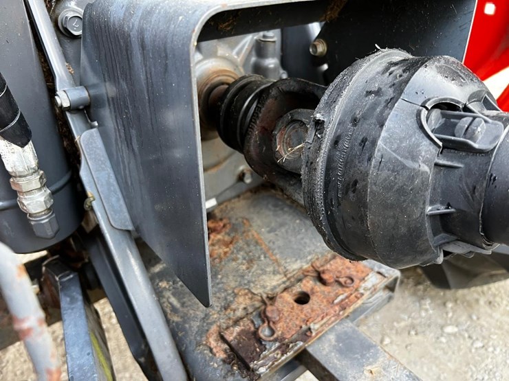 2015-kubota-m8560-image-14