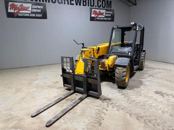 2015-jcb-525-image-2