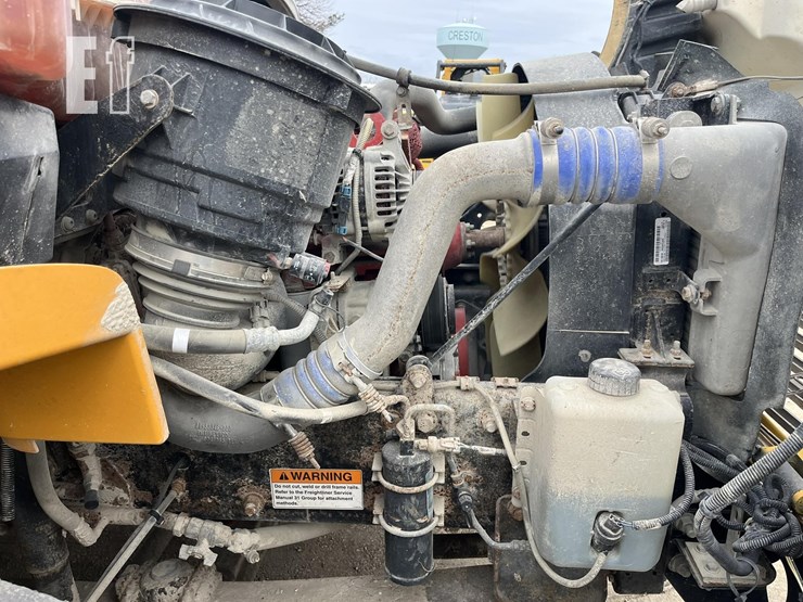 2014-thomas-saf-t-liner-c2-image-31