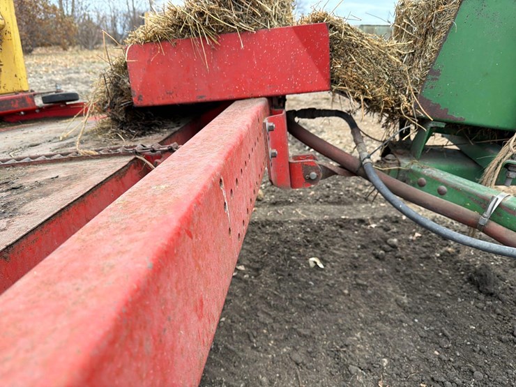 john-deere-24t-image-31