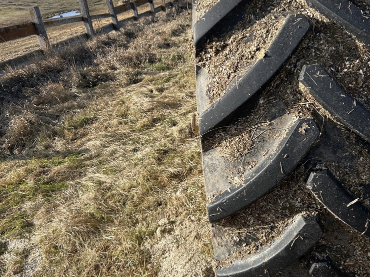 2013-john-deere-6170r-image-15